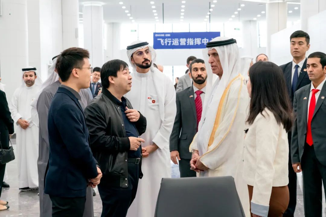 阿聯(lián)酋哈伊馬角酋長一行到訪億航智能，共謀城市空中交通發(fā)展新機遇(圖3)