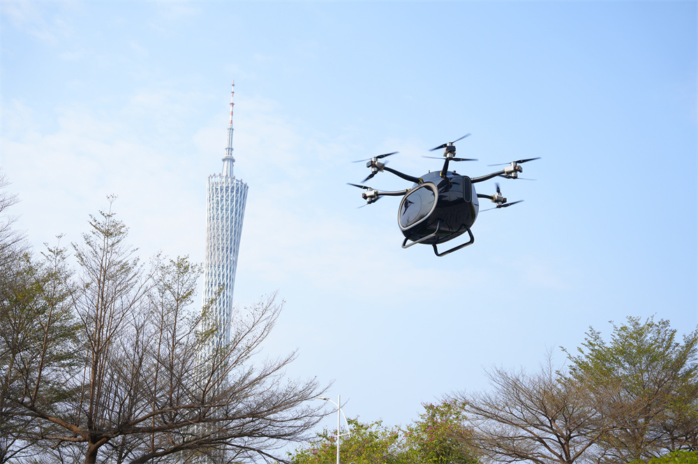 12月18日，廣汽全新復(fù)合翼飛行汽車登場，滿足大灣區(qū)城際飛行需求(圖3)