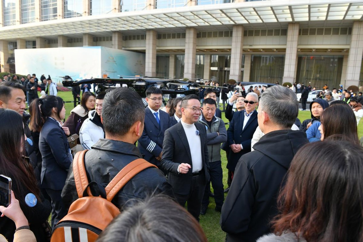 小鵬匯天“陸地航母”飛行汽車在上海陸家嘴首飛成功，天空之城不再遙遠！(圖3)