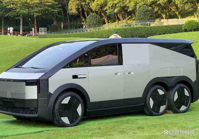 200萬的“飛行汽車”來了！小鵬陸地航母首飛！(圖2)