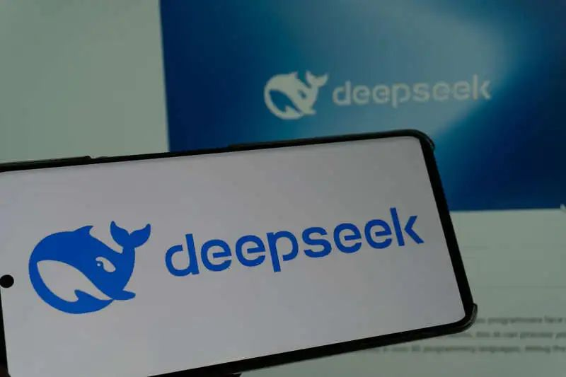 AI大模型賦能飛行汽車，DeepSeek 引領(lǐng)低空經(jīng)濟(jì)新潮流