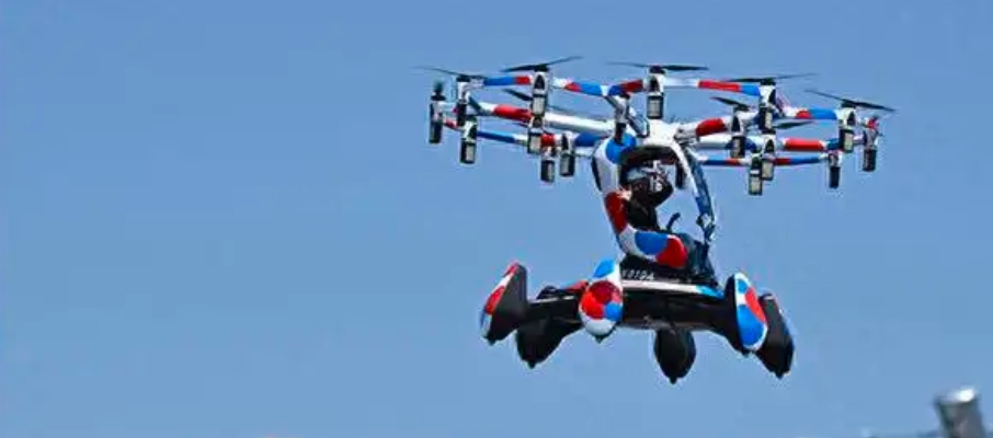4月14日，日本飛行汽車在大阪世博會首飛