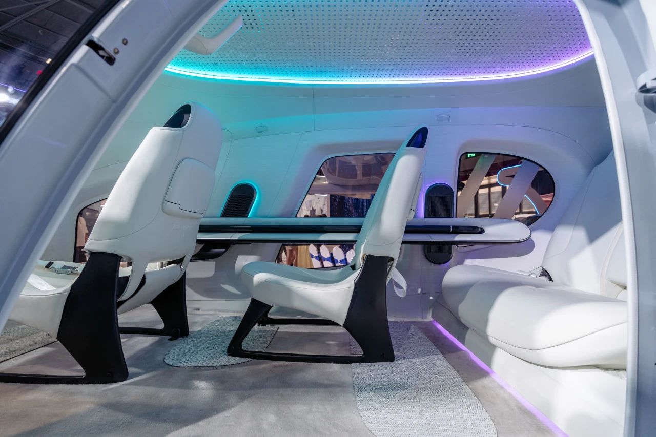 廣汽高域 GOVY AirJet 復(fù)合翼飛行汽車亮相深圳文博會(huì)(圖3)