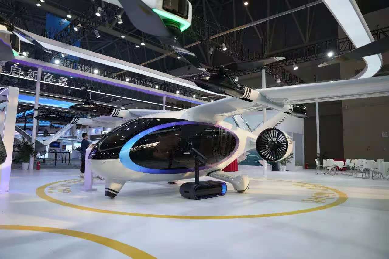 高域全構(gòu)型飛行汽車亮相2025世界智能產(chǎn)業(yè)博覽會(圖2)